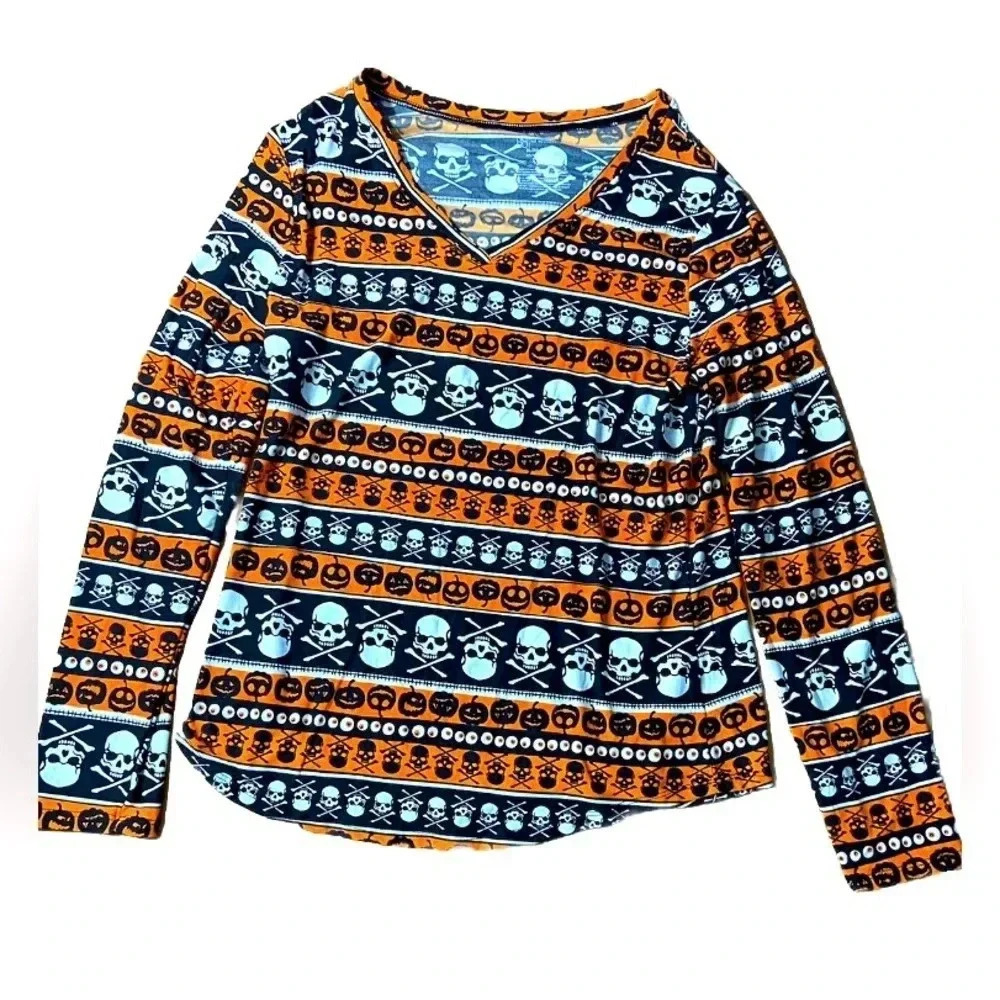 No Boundaries NOBO Long Sleeve Halloween SKULL CROSSBONES  Top